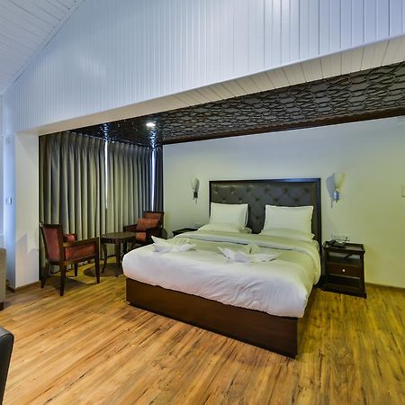 Hotel Metropolis Srīnagar Dış mekan fotoğraf