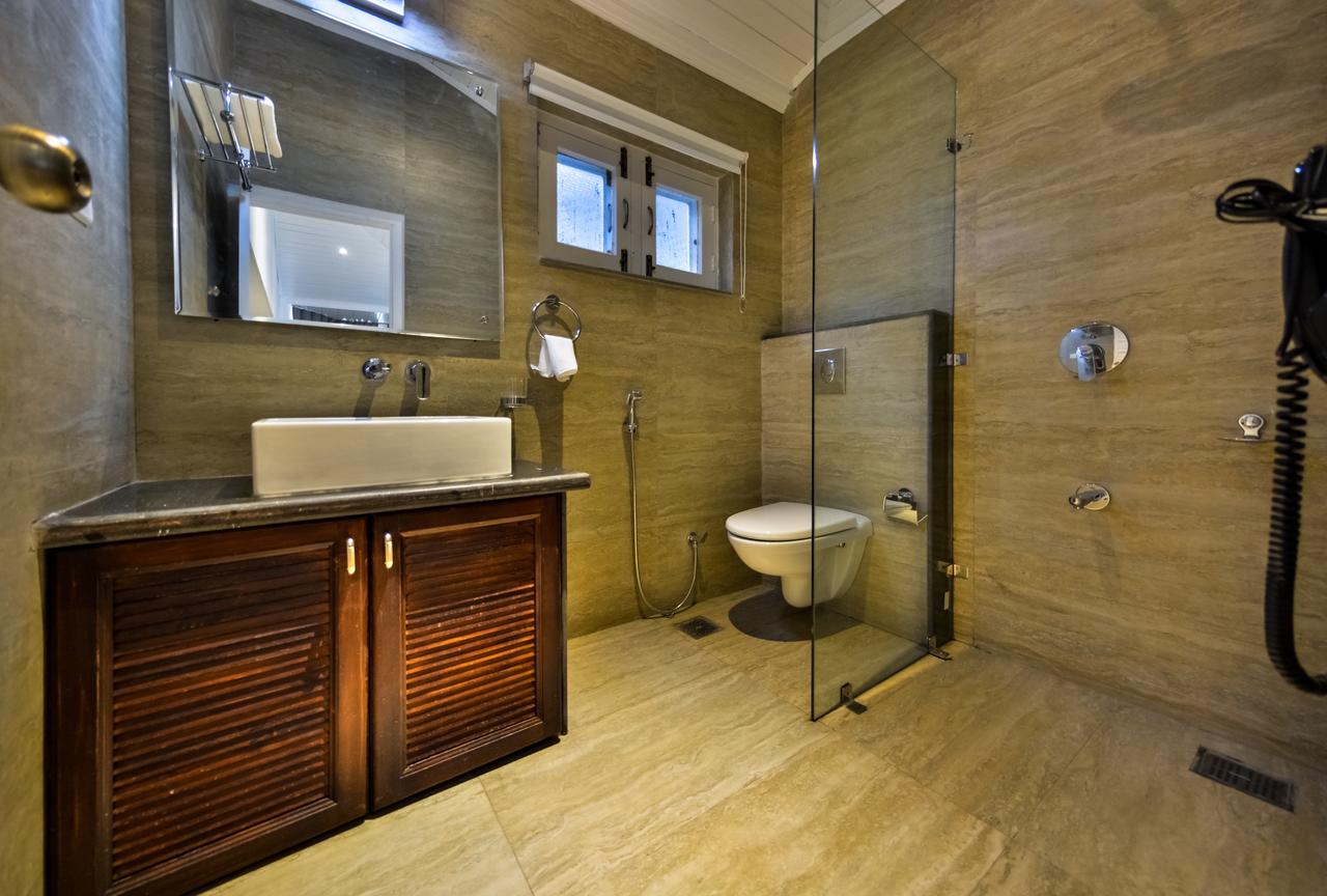 Hotel Metropolis Srīnagar Dış mekan fotoğraf