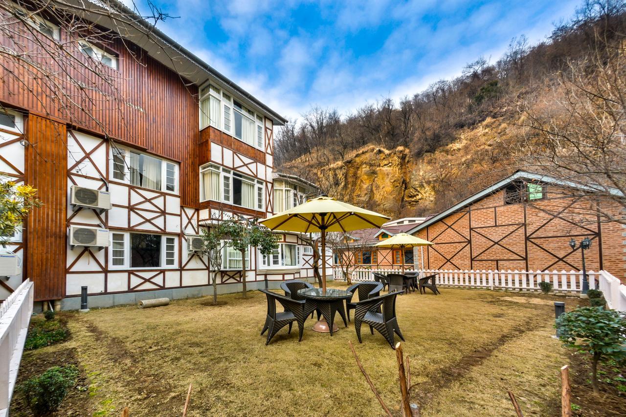Hotel Metropolis Srīnagar Dış mekan fotoğraf