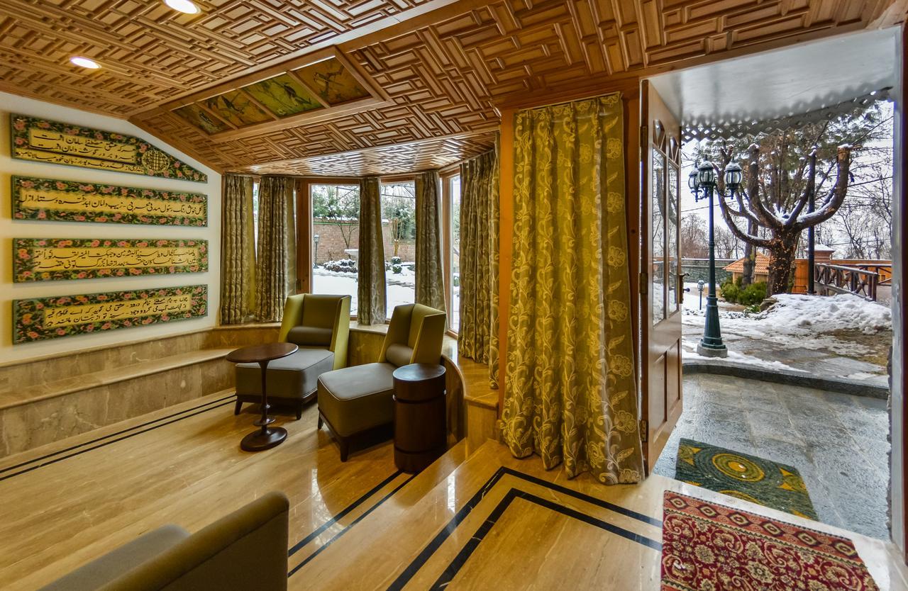 Hotel Metropolis Srīnagar Dış mekan fotoğraf