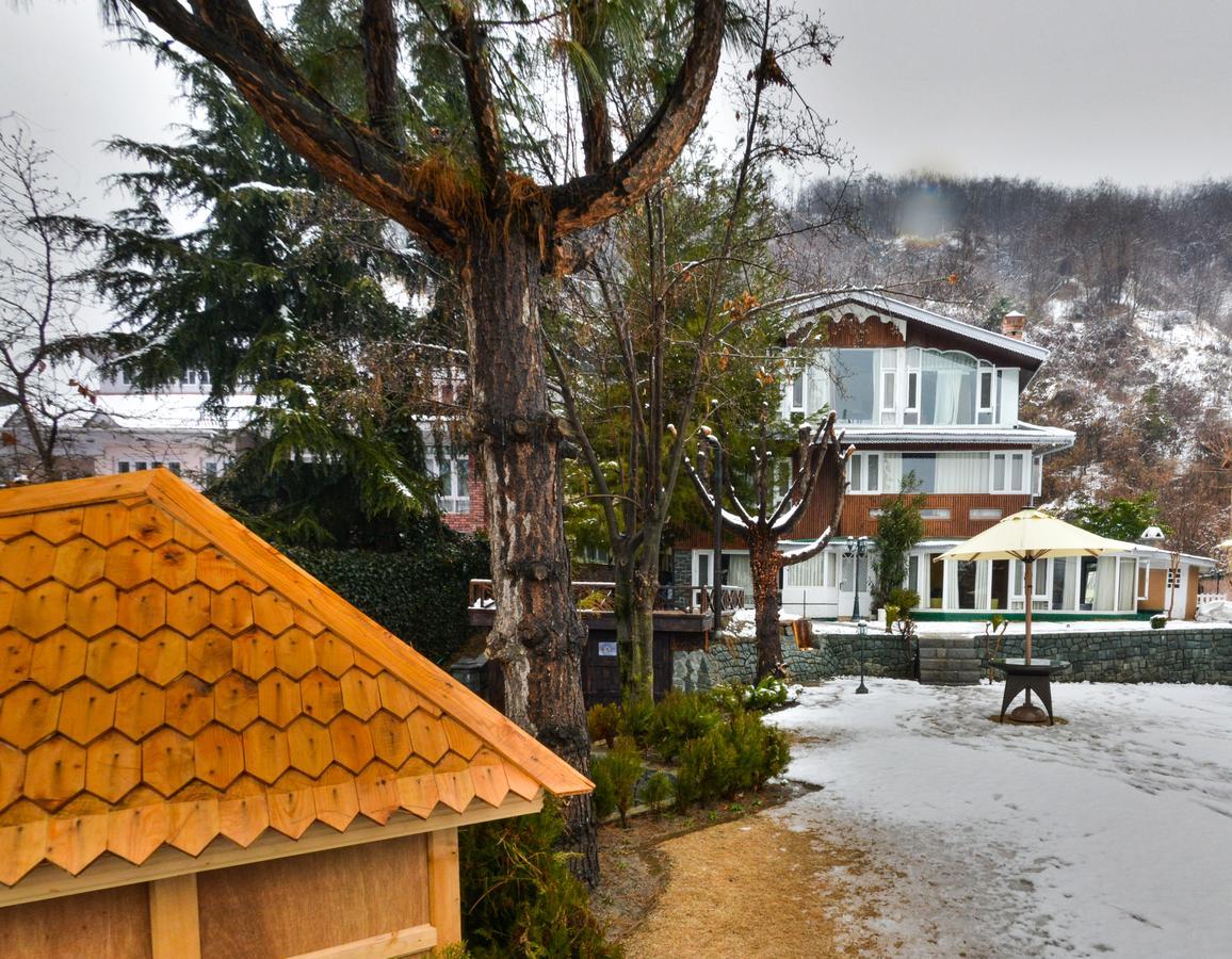 Hotel Metropolis Srīnagar Dış mekan fotoğraf