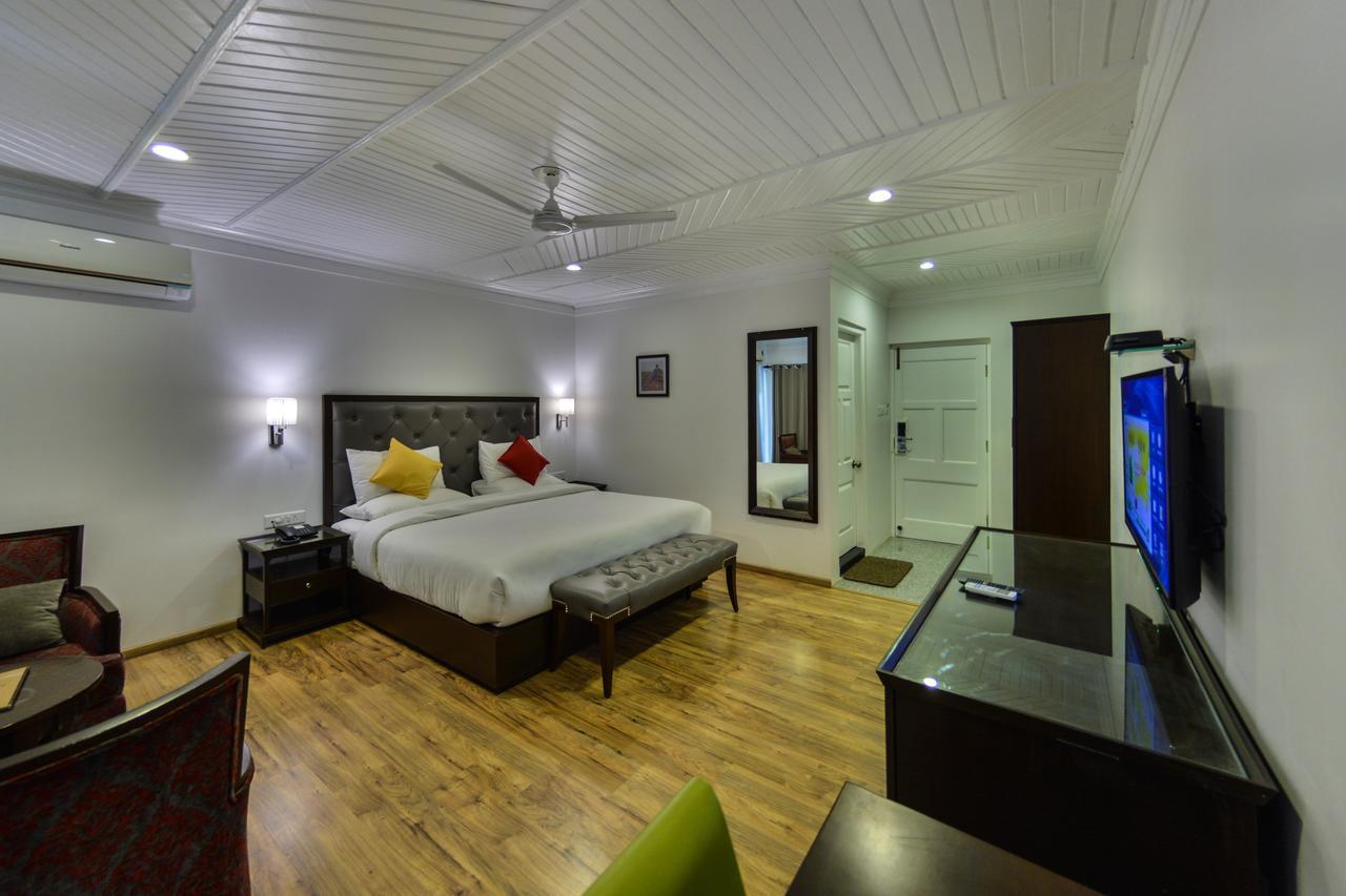 Hotel Metropolis Srīnagar Dış mekan fotoğraf