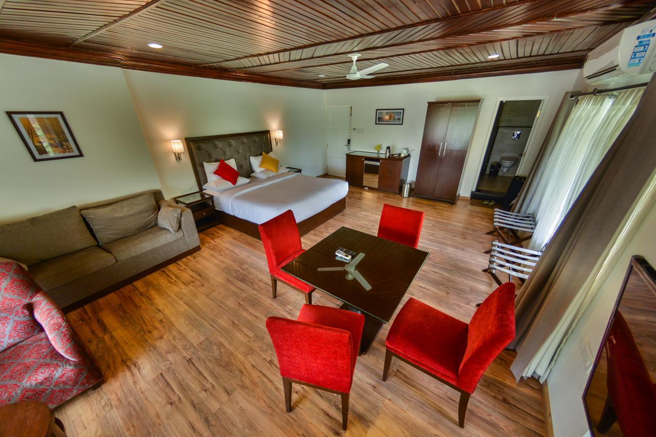 Hotel Metropolis Srīnagar Dış mekan fotoğraf