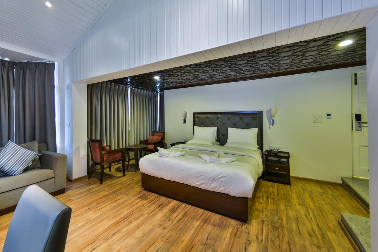 Hotel Metropolis Srīnagar Dış mekan fotoğraf