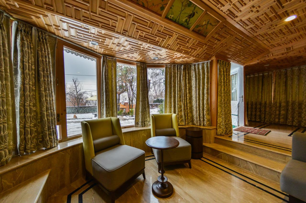 Hotel Metropolis Srīnagar Dış mekan fotoğraf