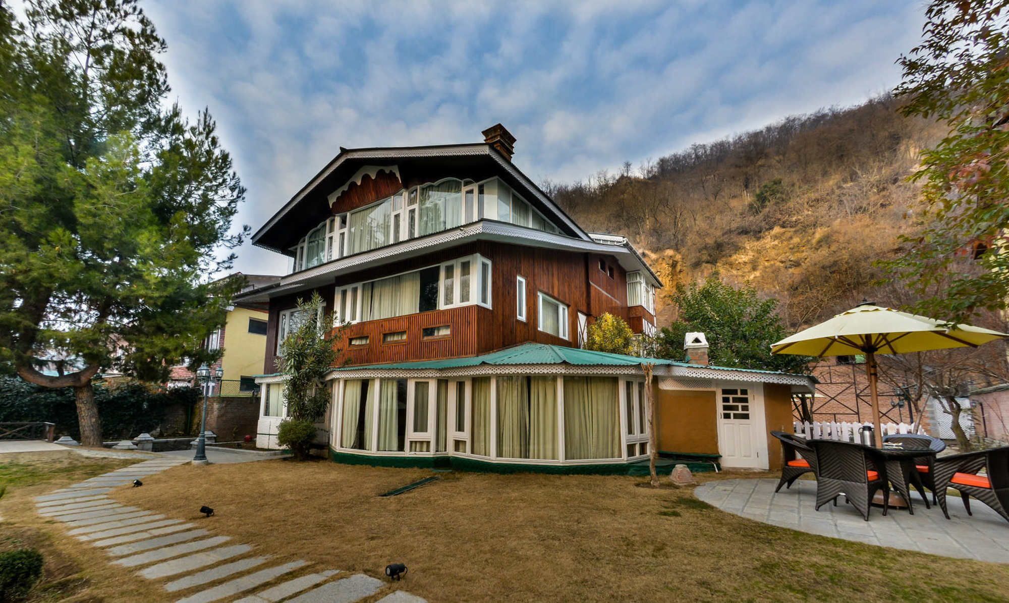 Hotel Metropolis Srīnagar Dış mekan fotoğraf