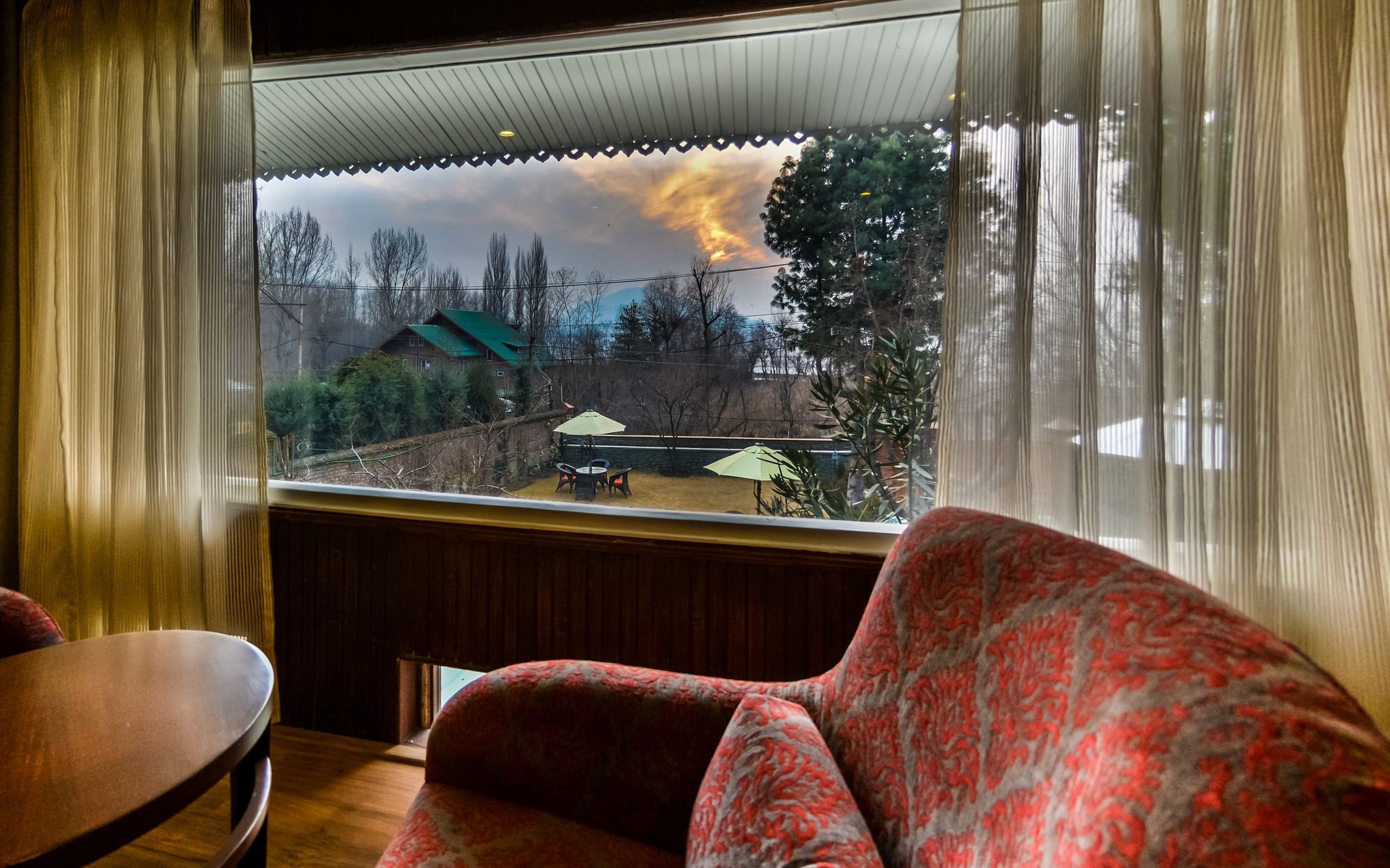 Hotel Metropolis Srīnagar Dış mekan fotoğraf